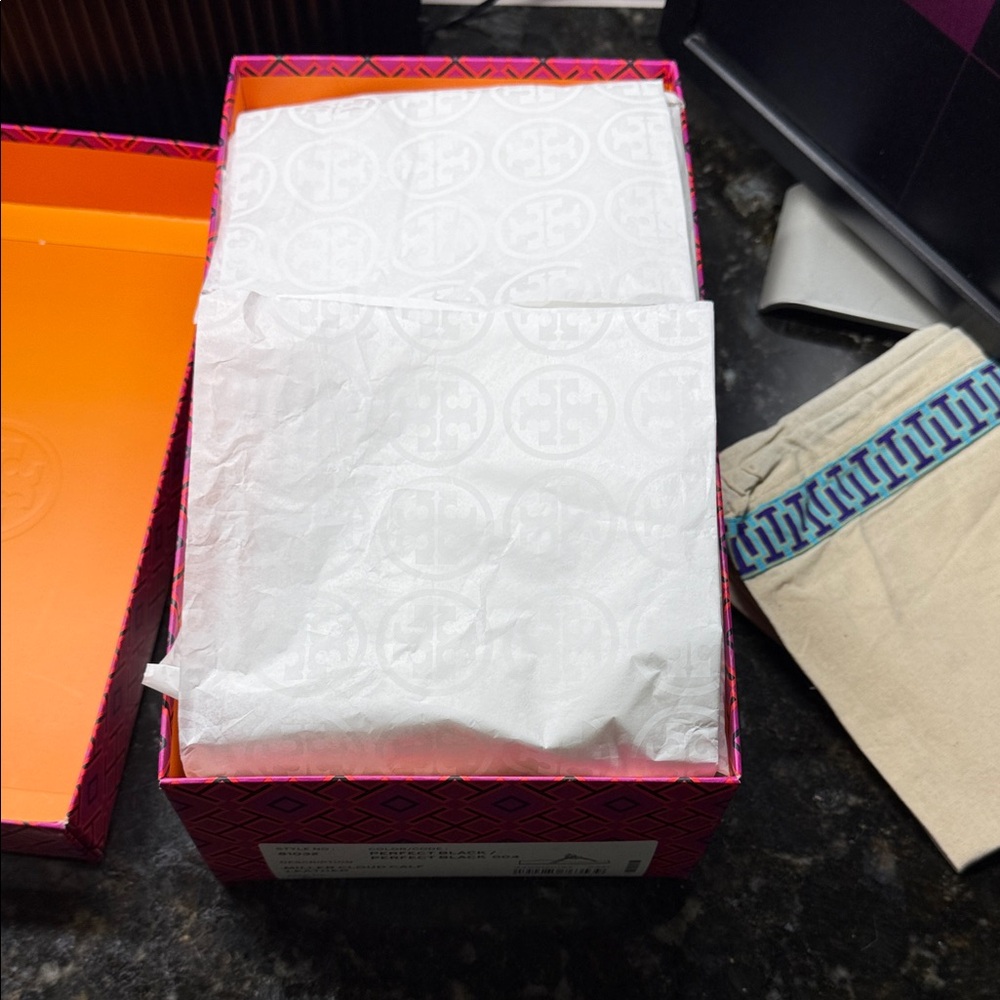 Tory Burch Black Miller Cloud Sandals, NWT Size 9 - Picture 3 of 5